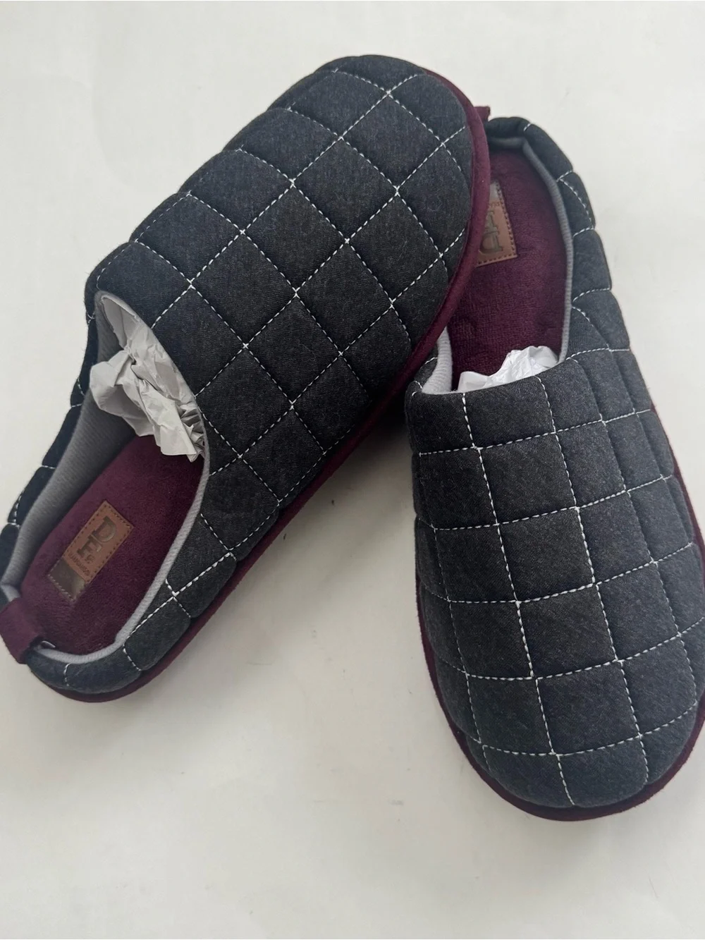 Dearfoams Quilted Clog Slippers Men M 9-10 Charcoal Grey Maroon House Shoes